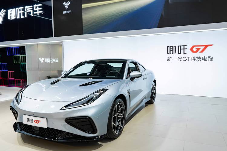 佛山三水区运月蓝企业管理咨询哪吒汽车在智能汽车领域的表现，领途汽车在新能源汽车市场中的影响力